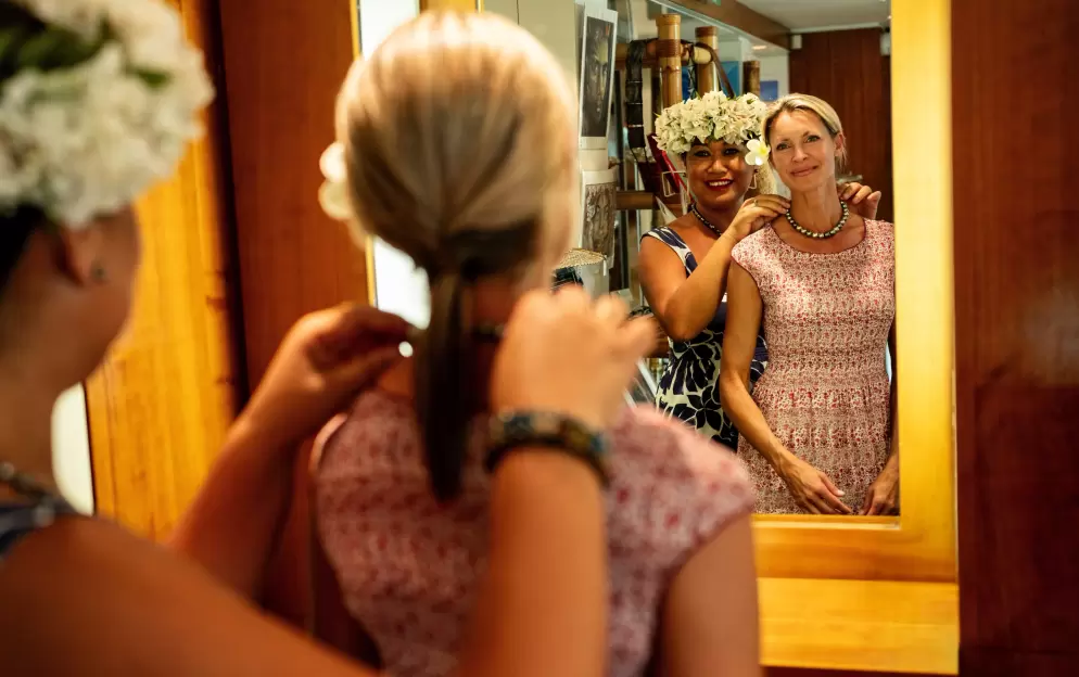 Paul Gauguin Cruises MS Paul Gauguin La Boutique 2 ©Paul Gauguin Cruises.jpg